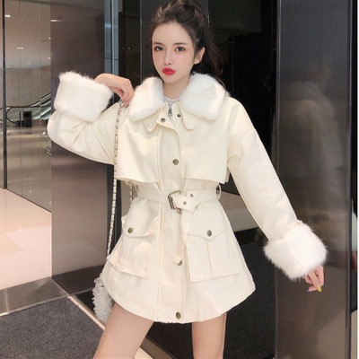 Geaca de dama cu curea si puf in rosu si alb