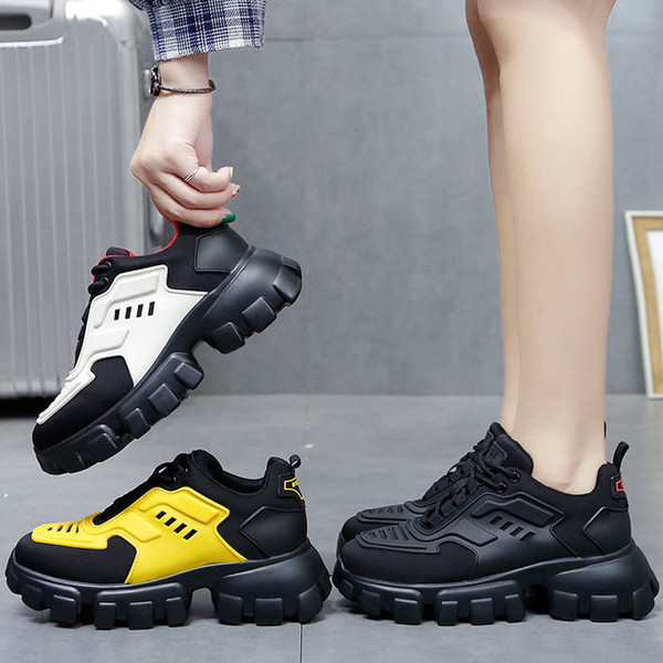 Női tornacipők új modellje durva talppal és fűzővel több színben