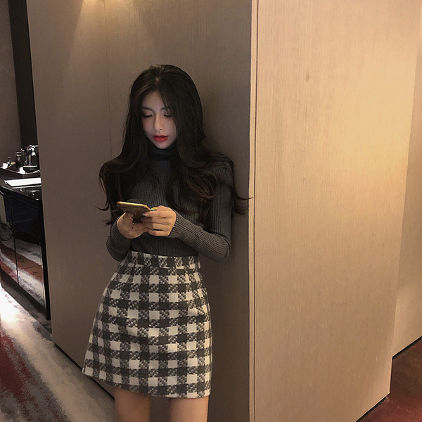 Fusta scurta in carouri groasa cu talie inalta