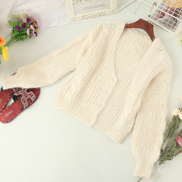 Vesta de dama moderna cu nasturi si decolteu spitz in mai multe culori