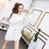 Μακρύ μοντέρνο πουλόβερ σε λευκό και μαύρο χρώμα  με πούλιες