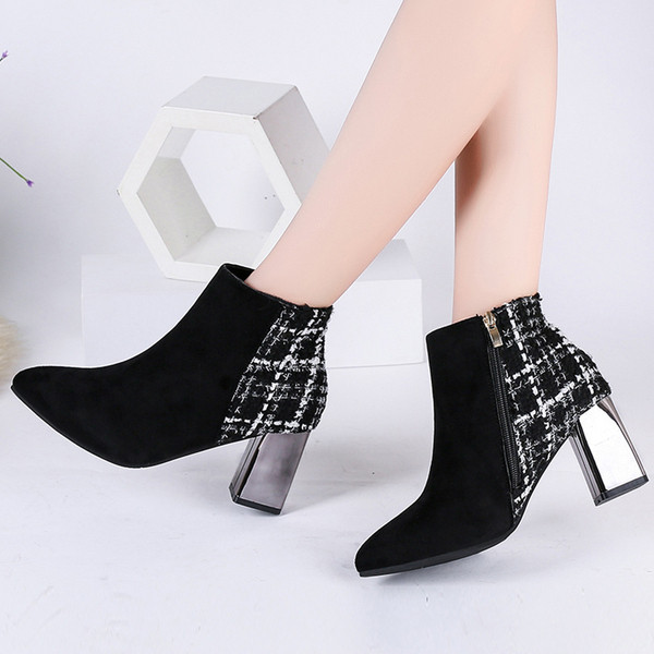 Κομψές γυναικείες μπότες με χαμηλό τακούνι - μυτερό μοντέλο