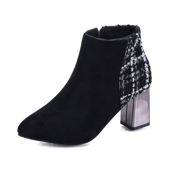 Κομψές γυναικείες μπότες με χαμηλό τακούνι - μυτερό μοντέλο