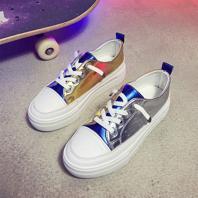 Női alkalmi tornacipő ezüst és arany nyakkendővel