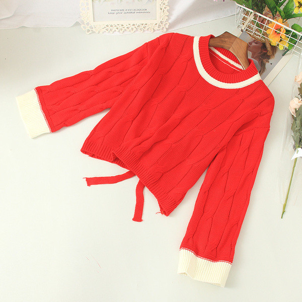 Modern női pulóver ovális nyakkivágással, több színben megkötővel