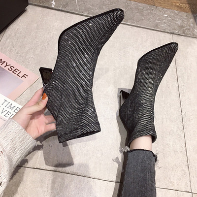 Γυναικείες κομψές μπότες - μυτερό μοντέλο 