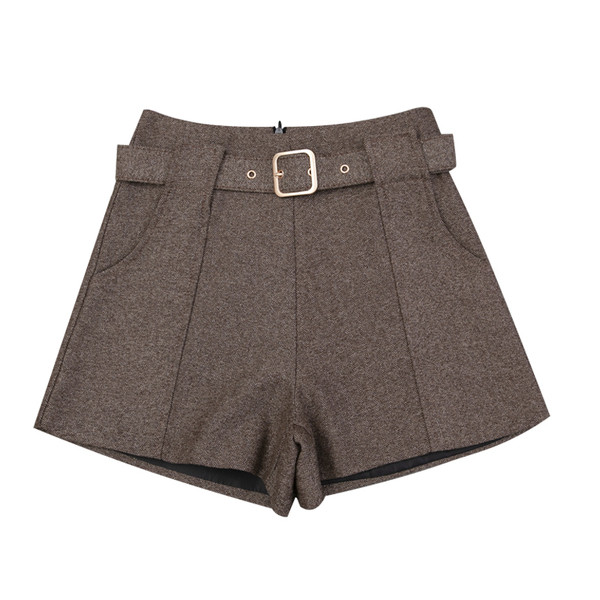 Modern női rövidnadrág fekete, barna és szürke övvel