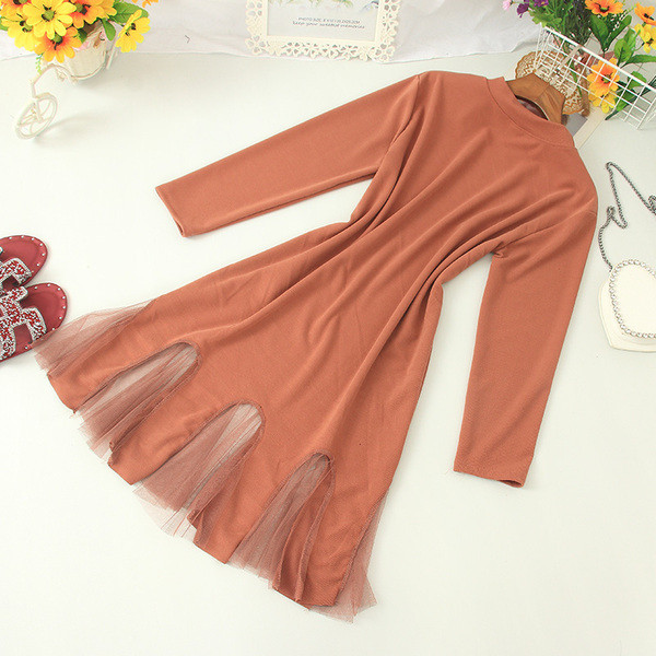 Μοντέρνο γυναικείο φόρεμα με μακριά μανίκια και τούλι σε τρία χρώματα