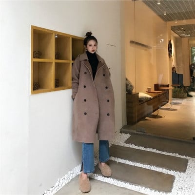 Дълго модерно палто с копчета и колан в кафяв цвят