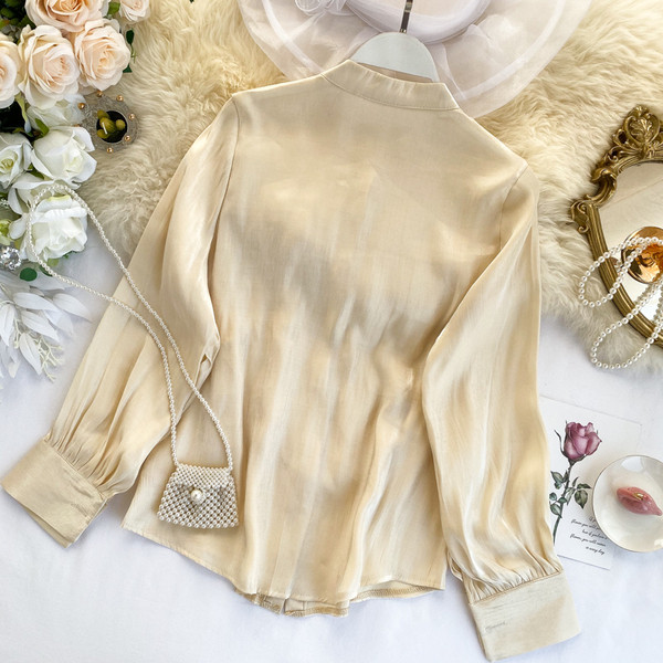 Cămașă modernă de damă cu nasturi și perle în trei culori