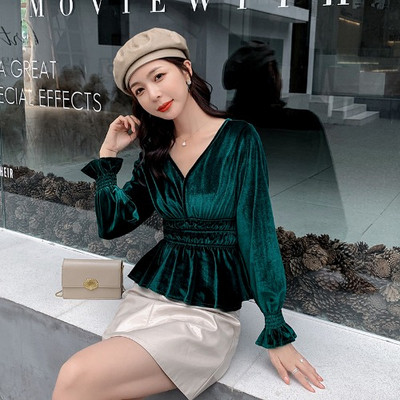 Γυναικεία μπλούζα βελούδο με λαιμόκοψη σε διάφορα χρώματα