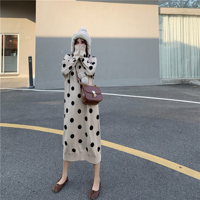 Rochie lunga tricotata cu puncte bej si negre