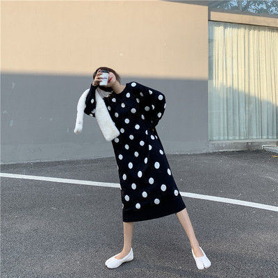 Rochie lunga tricotata cu puncte bej si negre