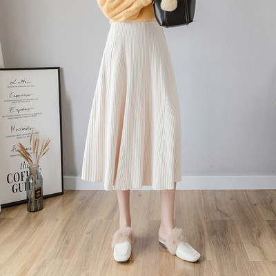 Fusta de dama moderna - model croiat in negru, bej si maro