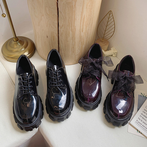 Pantofi dama casual cu talpa inalta si aspra in doua culori