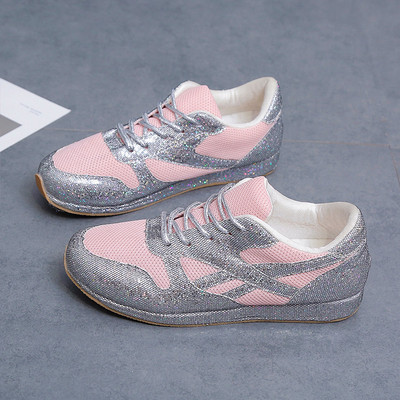 Modern női tornacipő fényes hatással rózsaszín és ezüst színben