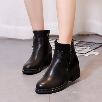 Έκο δερμάτινες γυναικείες μπότες  με φερμουάρ σε μαύρο χρώμα