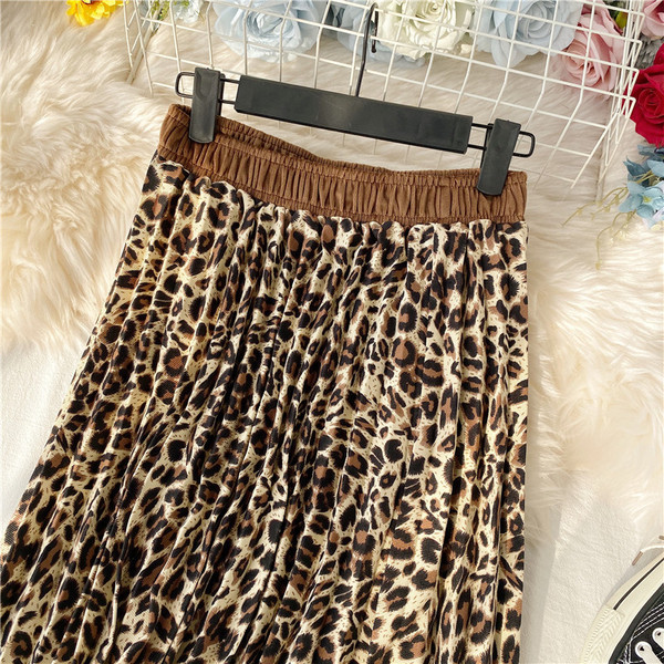 Γυναικεία πλισέ φούστα με λεοπάρδαλο τύπωμα  σε δύο χρώματα