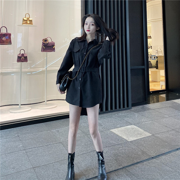 Női hosszú ing fekete és bordó övvel