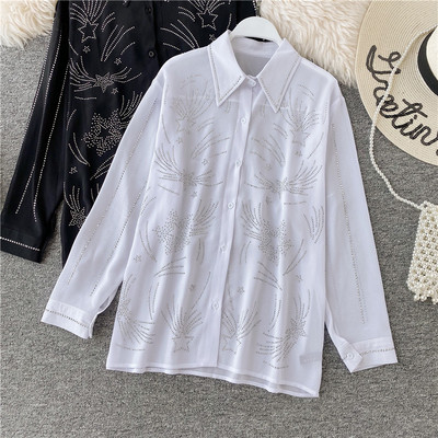 Κομψό γυναικείο πουκάμισο με πέτρες και μακρύ μανίκι σε λευκό και μαύρο χρώμα