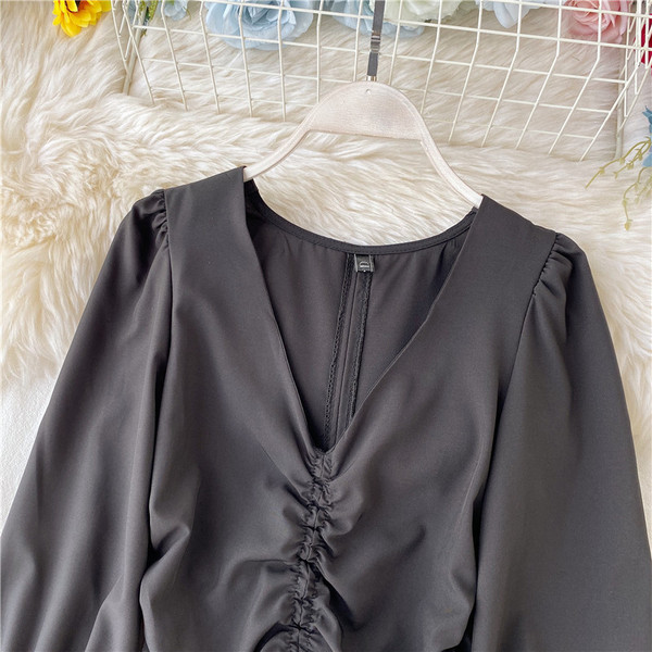 Cămașă modernă de damă cu decolteu spitz și mâneci lungi în diferite culori