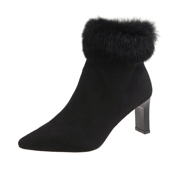 Κομψές γυναικείες μπότες με μαλακή επένδυση σε μαύρο και γκρι χρώμα