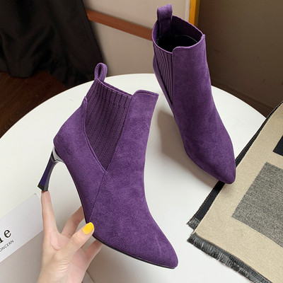 Γυναικείες κομψές μπότες με λεπτό τακούνι μυτερό μοντέλο σε μαύρο και μοβ χρώμα