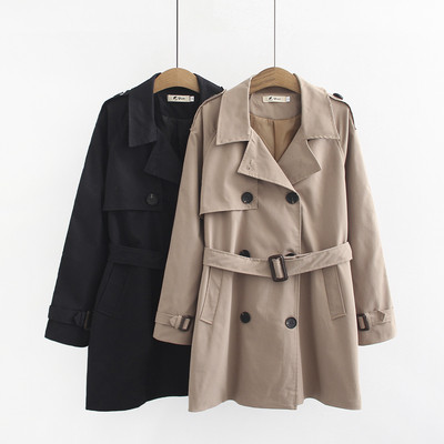 Модерно дамско дълго палто с копчета и джобове в бежов и черен цвят 