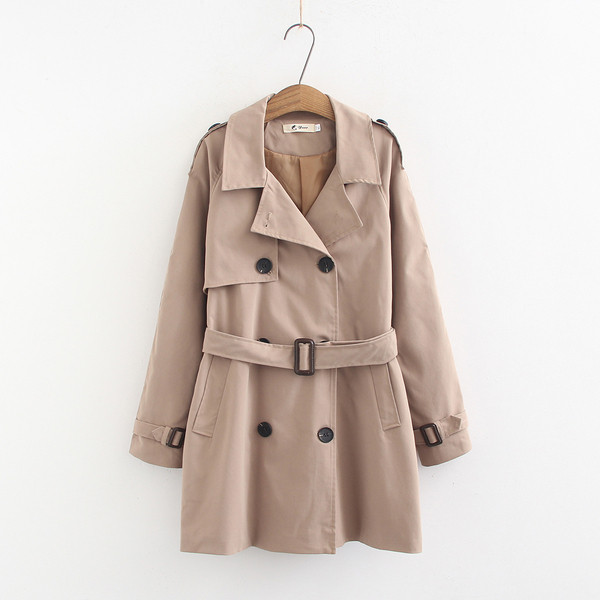 Модерно дамско дълго палто с копчета и джобове в бежов и черен цвят 