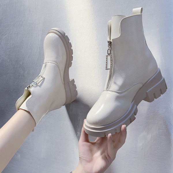 Καθημερινές γυναικείες έκο δερμάτινες μπότες με φερμουάρ σε λευκό και μαύρο χρώμα