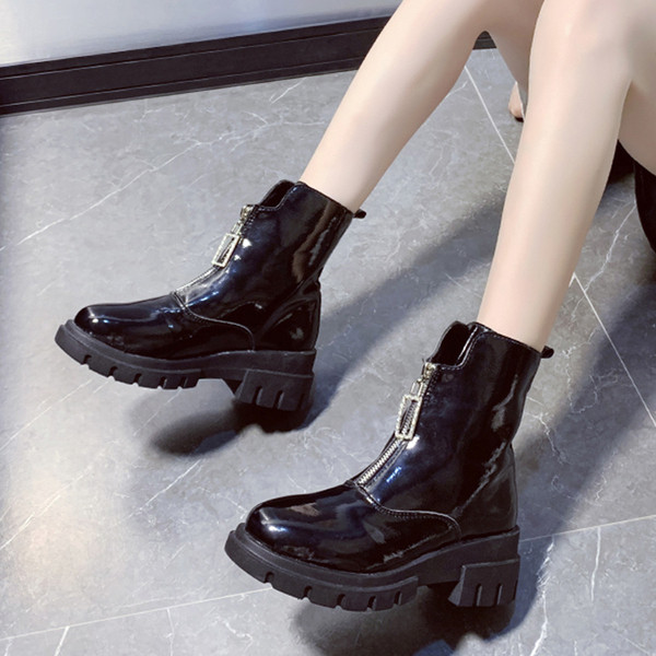 Καθημερινές γυναικείες έκο δερμάτινες μπότες με φερμουάρ σε λευκό και μαύρο χρώμα