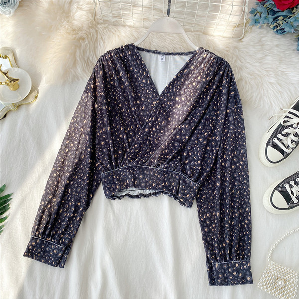 Bluză de damă modernă cu decolteu spitz și model animal