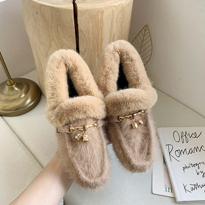 Χνουδωτά γυναικεία μοκασίνια σε μπεζ και μαύρο χρώμα