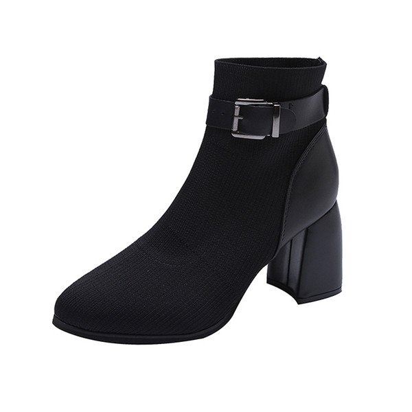 Γυναικείες μοντέρνες μπότες με ψηλά τακούνια σε μαύρο χρώμα