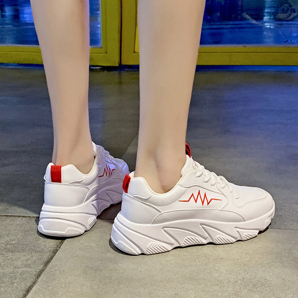 Μοντέρνα γυναικεία αθλητικά  παπούτσια με ψηλή πλατφόρμα σε τρία χρώματα