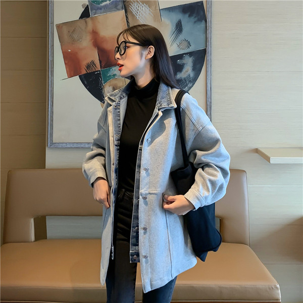 Jachetă lată de primăvară-toamnă în alb și negru cu guler din denim