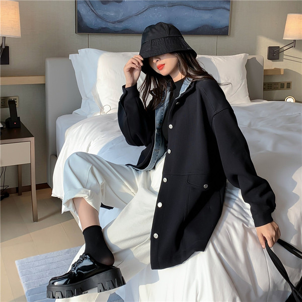 Jachetă lată de primăvară-toamnă în alb și negru cu guler din denim