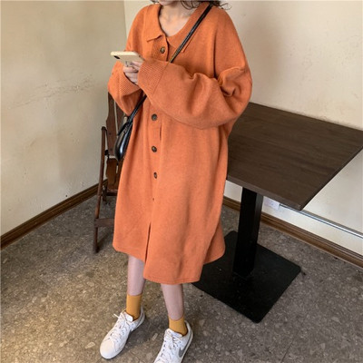 Μακρύ και ευρύ πλεκτό γυναικείο φόρεμα με κουμπιά σε διάφορα χρώματα