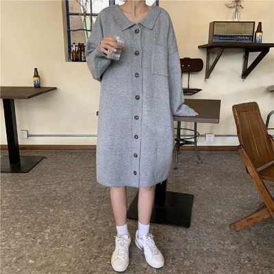 Μακρύ και ευρύ πλεκτό γυναικείο φόρεμα με κουμπιά σε διάφορα χρώματα