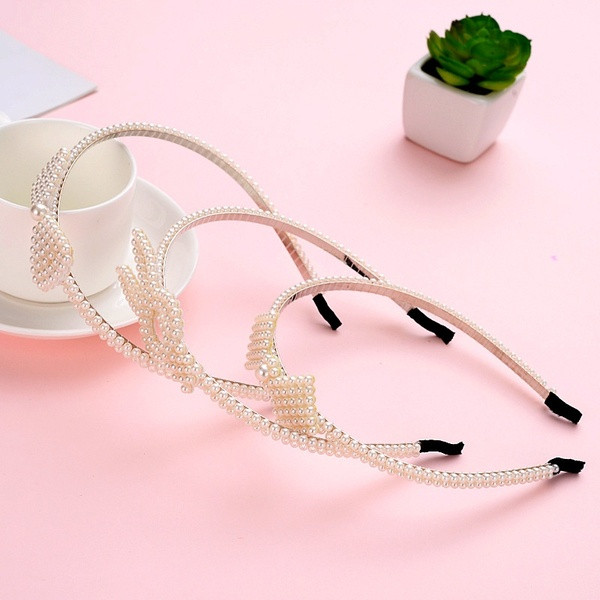 Μοντέρνα αξεσουάρ μαλλιών με πέρλες - διαφορετικά μοντέλα