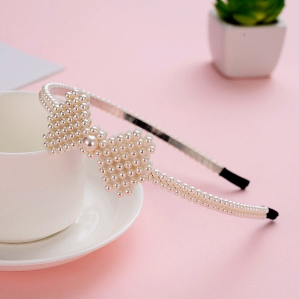 Μοντέρνα αξεσουάρ μαλλιών με πέρλες - διαφορετικά μοντέλα