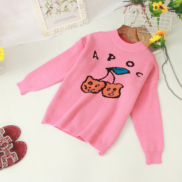 Modern női pulóver ovális nyakkivágással és rátéttel több színben