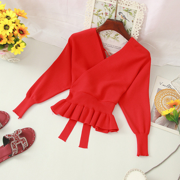 Μοντέρνα γυναικεία μπλούζα με λαιμόκοψη και κορδόνια σε διαφορετικά χρώματα