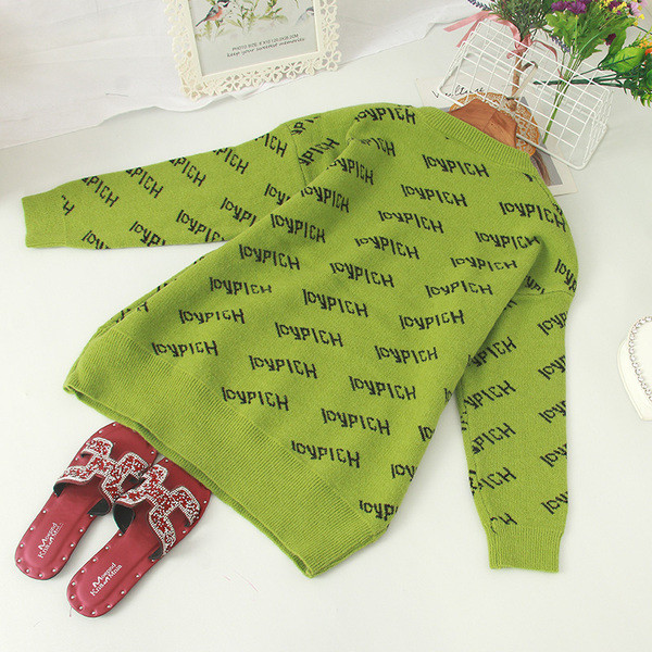 Pulover de dama modern cu decolteu oval si inscription in diferite culori