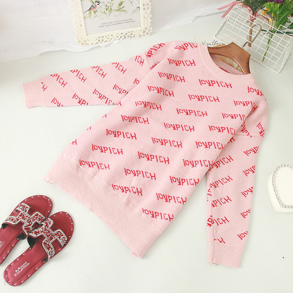 Pulover de dama modern cu decolteu oval si inscription in diferite culori