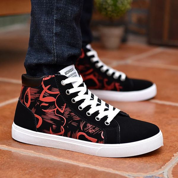 Alkalmi férfi tornacipő fűzővel és rátéttel, három színben