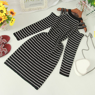 Női alkalmi ruha hosszú ujjal és csupasz vállfekete színben