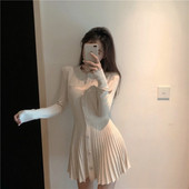 Rochie scurta tricotata plisata cu nasturi