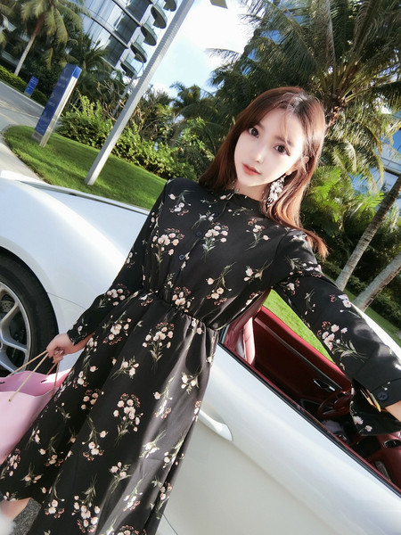 Rochie neagra lunga si decupata cu model floral