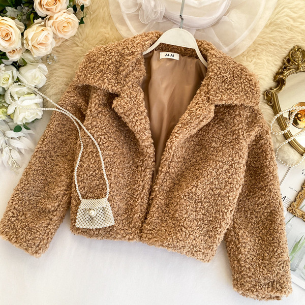 Rövid női pehelykabát több színben